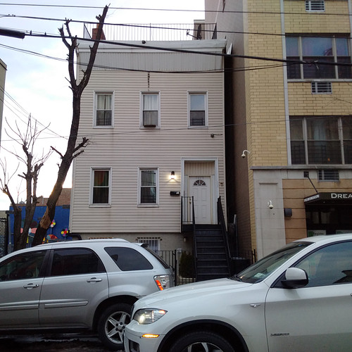 1079 Washington Ave
