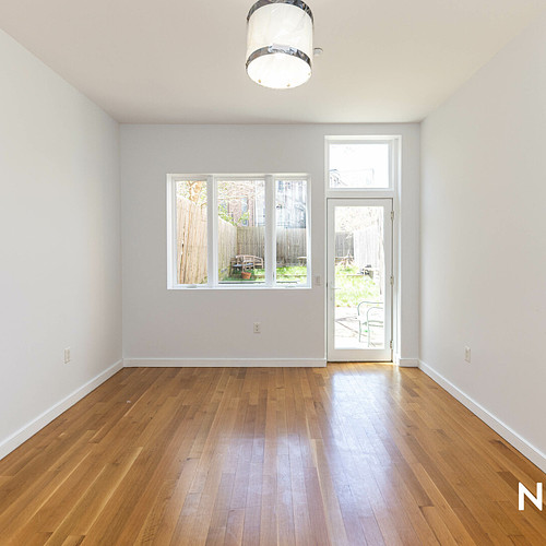 474 Grand Ave