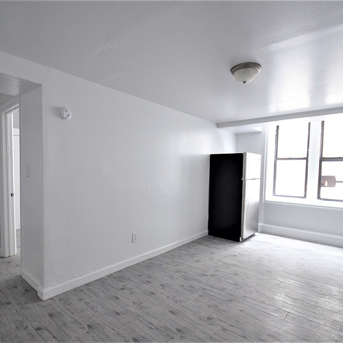 1075 Nelson Ave