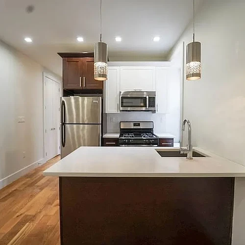 11 Maple St